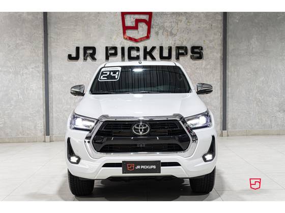 TOYOTA HILUX 2.8 D-4D TURBO DIESEL CD SRX 4X4 AUTOMÁTICO